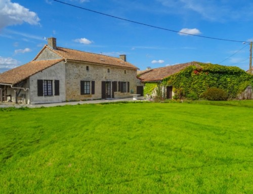 Opportunité exceptionnelle pour investisseurs : Longère de charme avec potentiel pour chambres et table d'hôtes